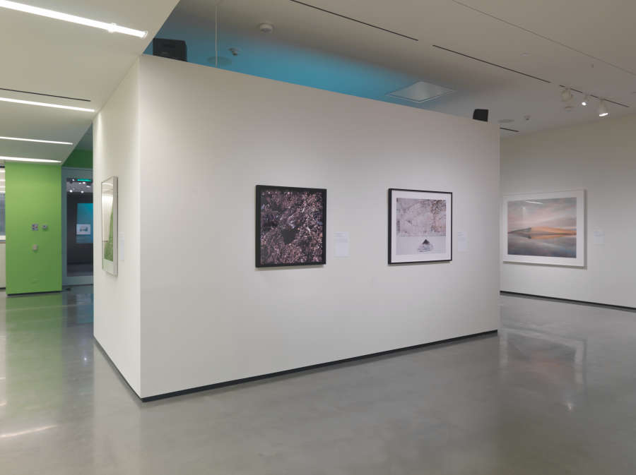 view exhibition image