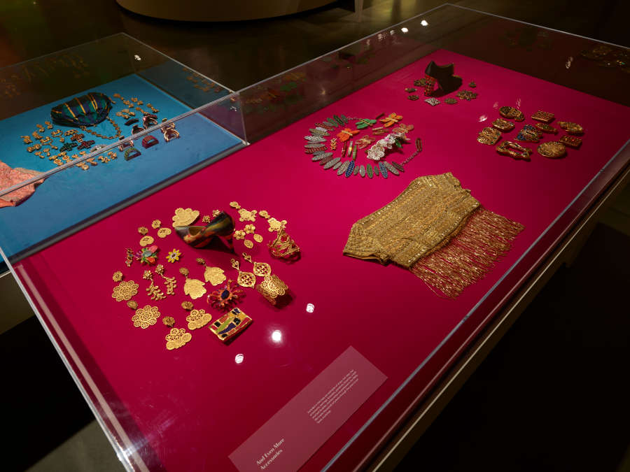 view exhibition image