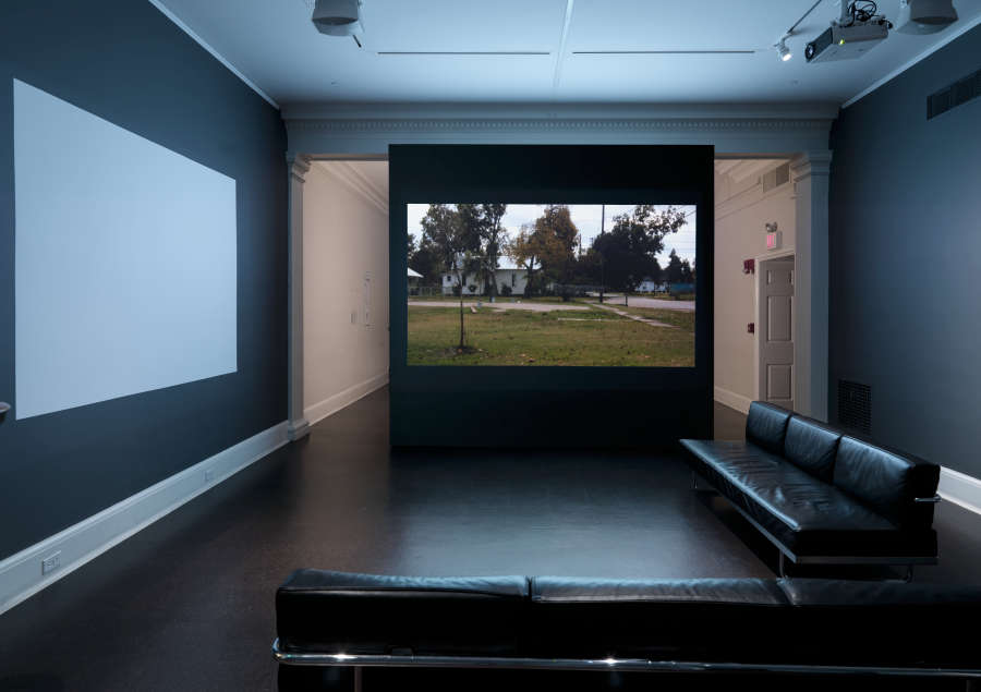 view exhibition image