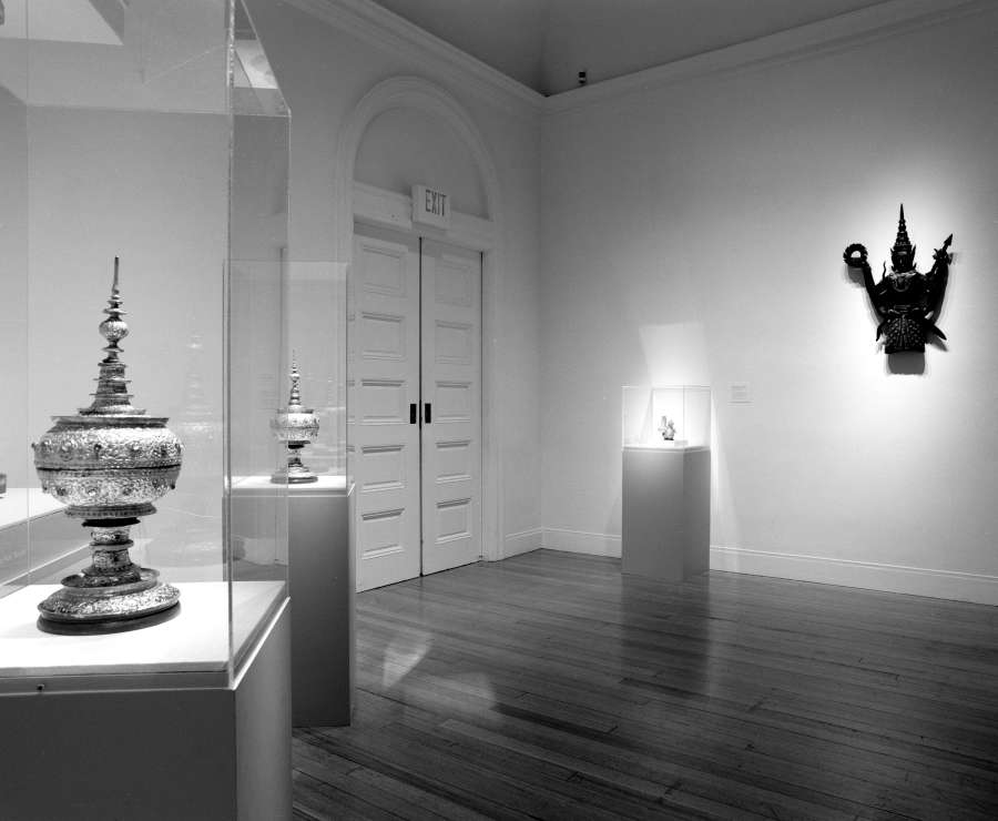 view exhibition image