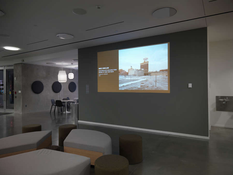 view exhibition image