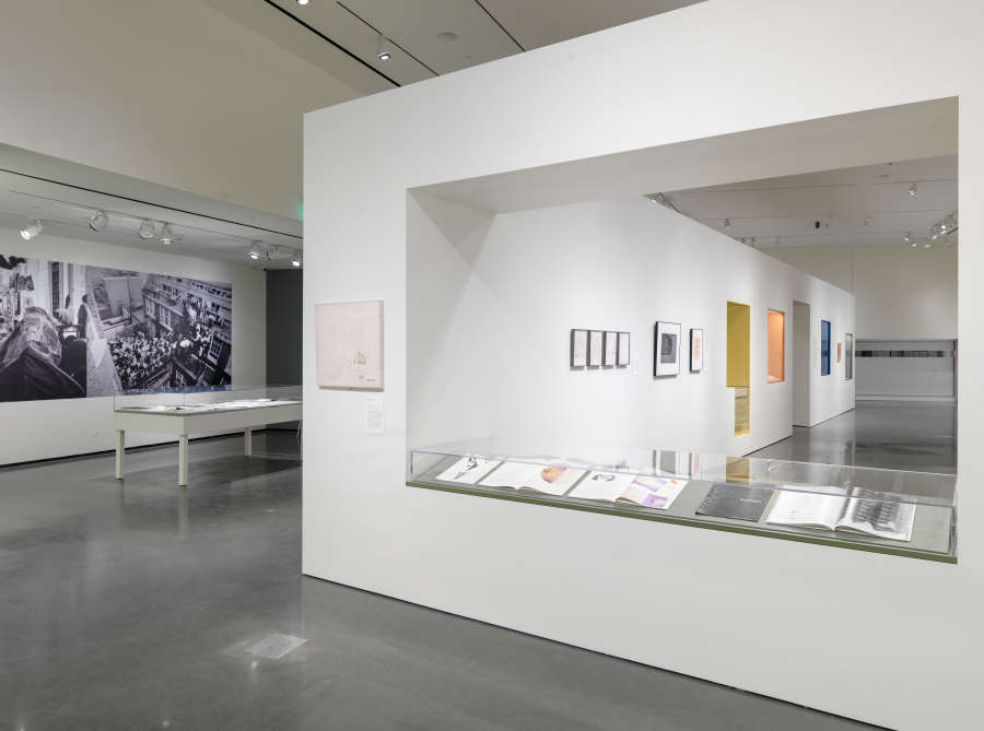 view exhibition image