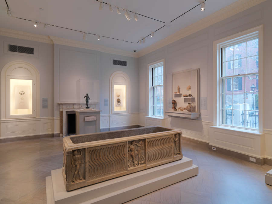 view exhibition image