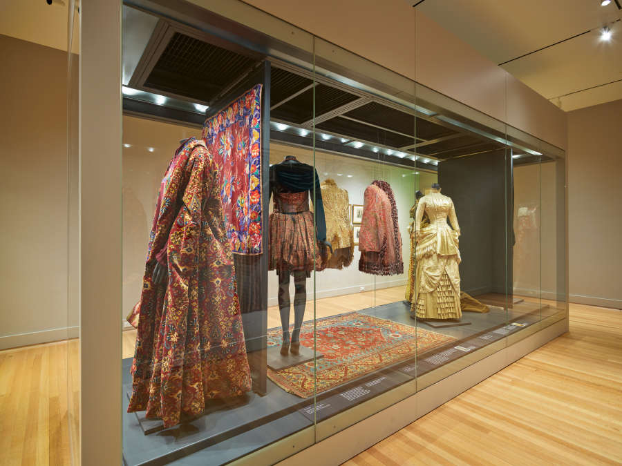 view exhibition image