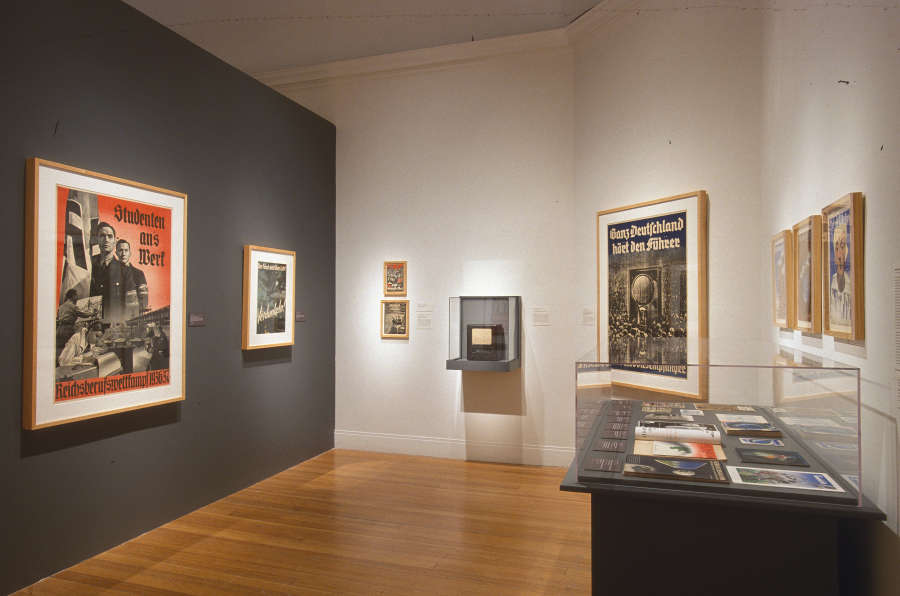 view exhibition image