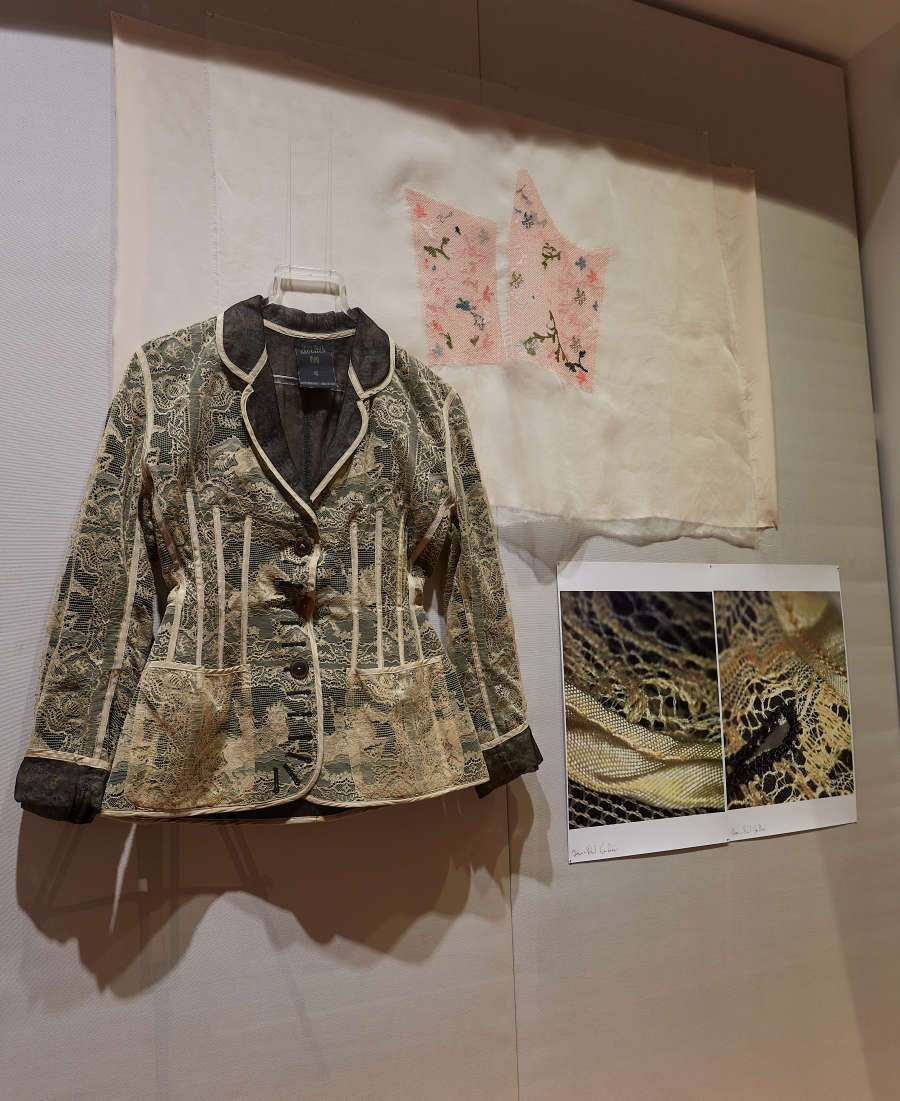 view exhibition image