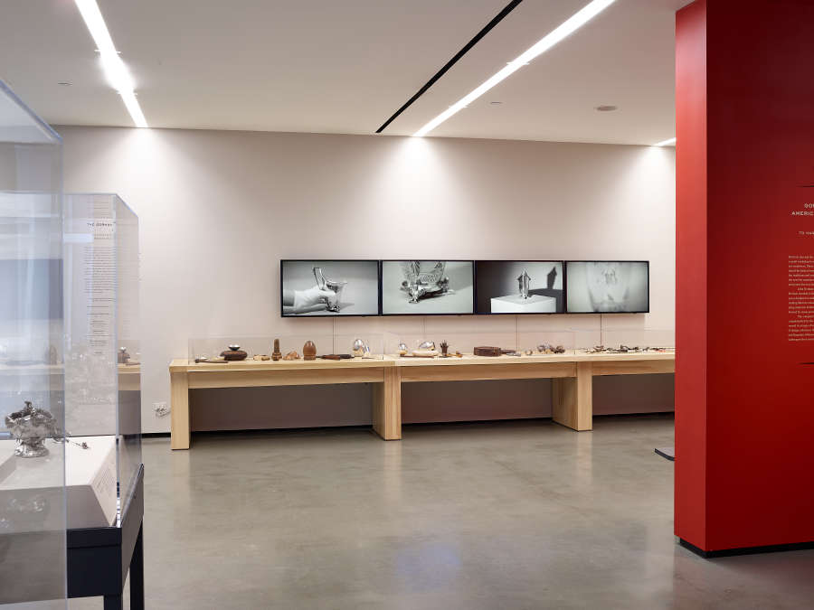 view exhibition image