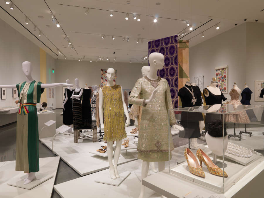 view exhibition image