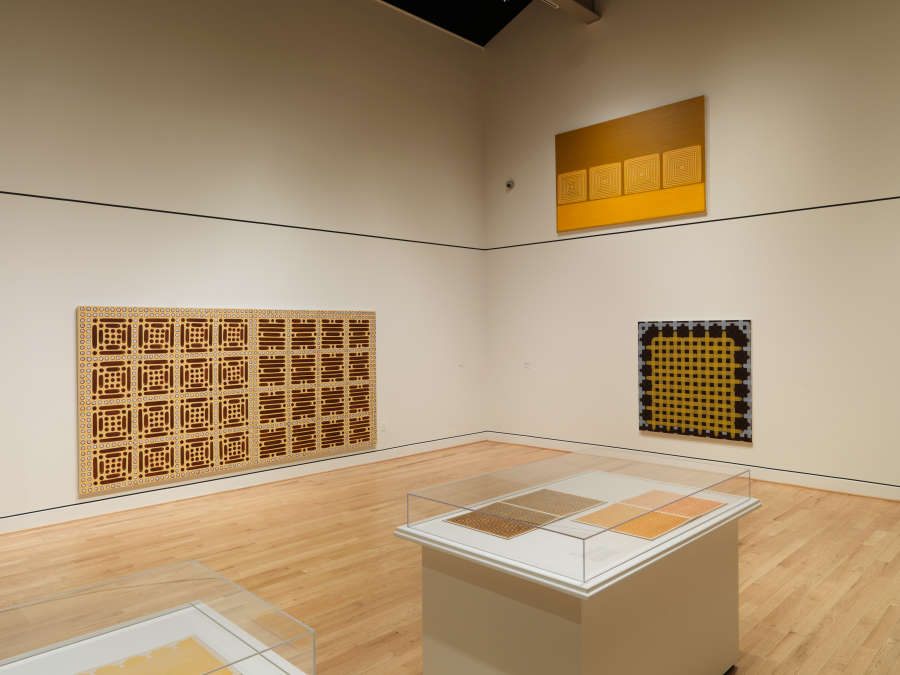 view exhibition image