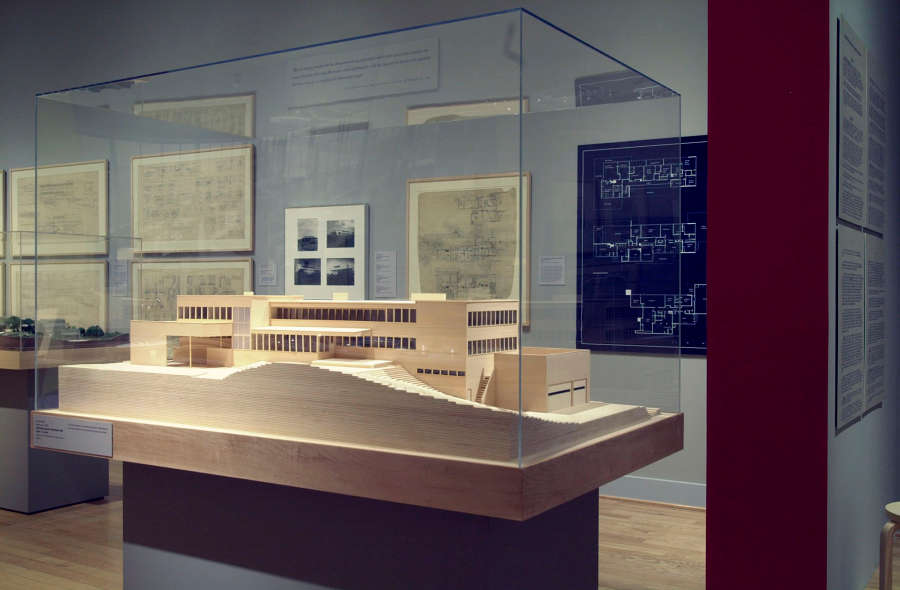 view exhibition image