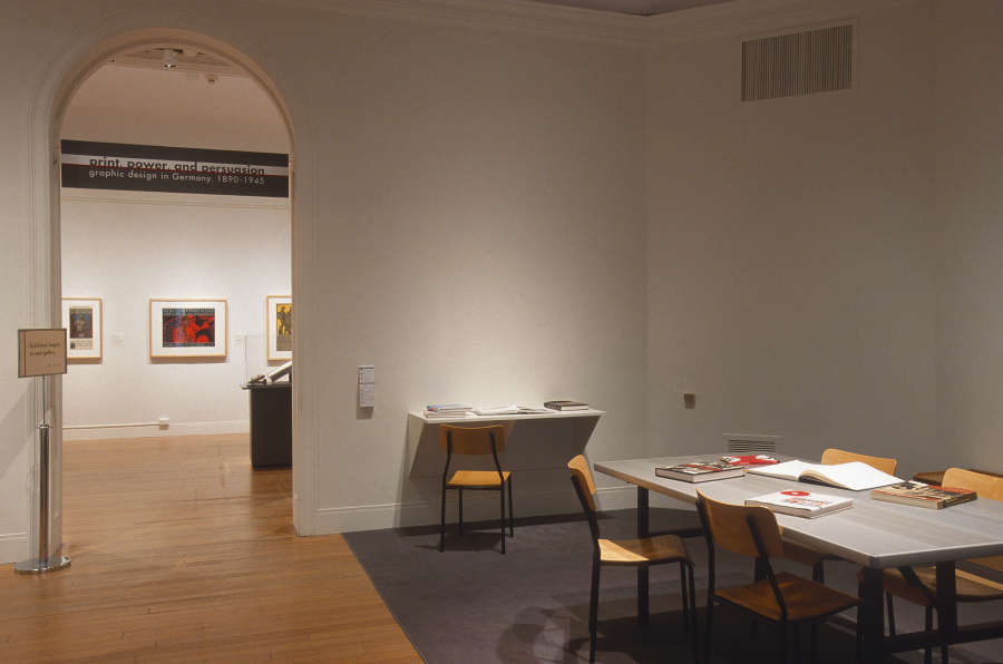 view exhibition image
