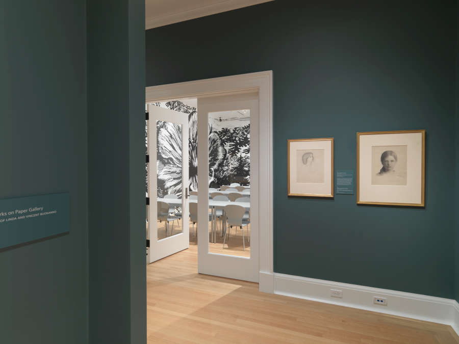 view exhibition image