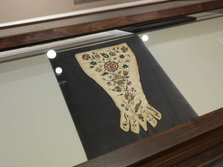 view exhibition image