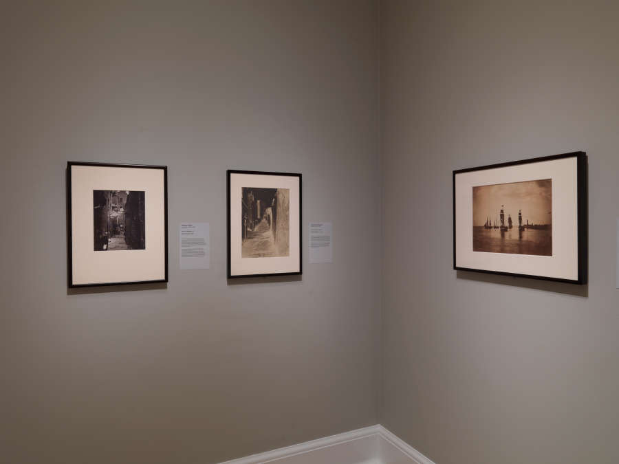 view exhibition image