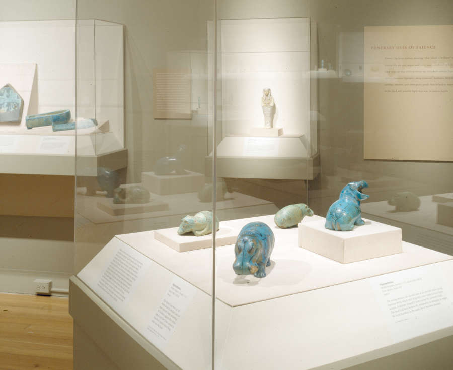 view exhibition image