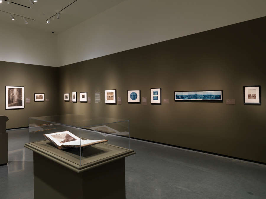 view exhibition image