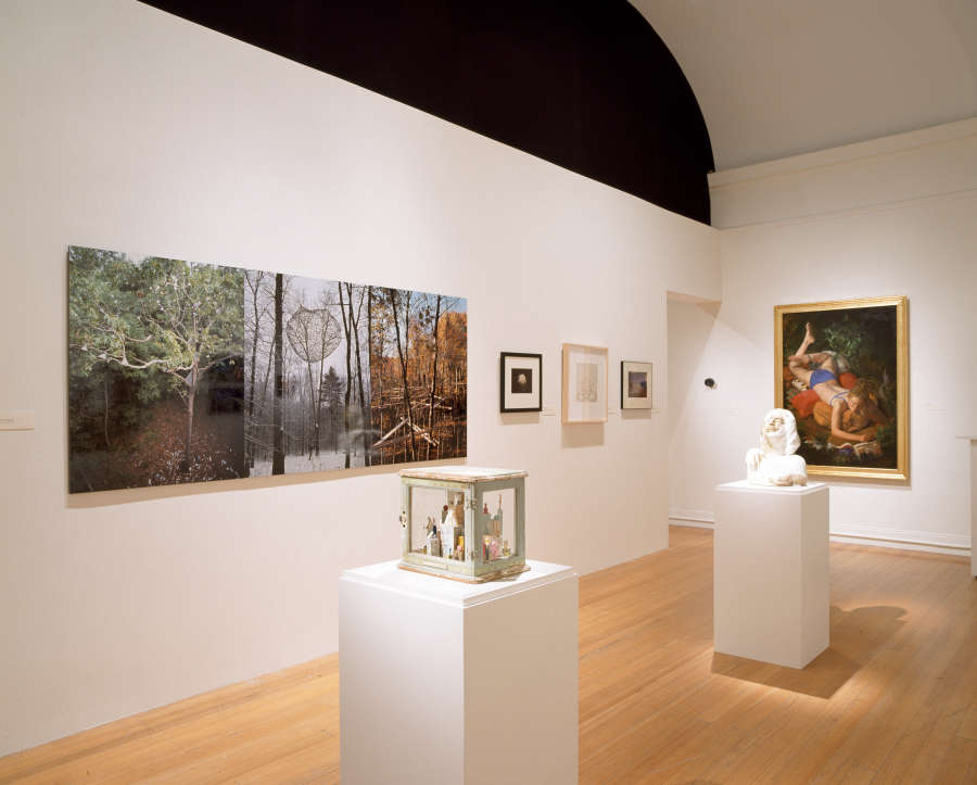 view exhibition image