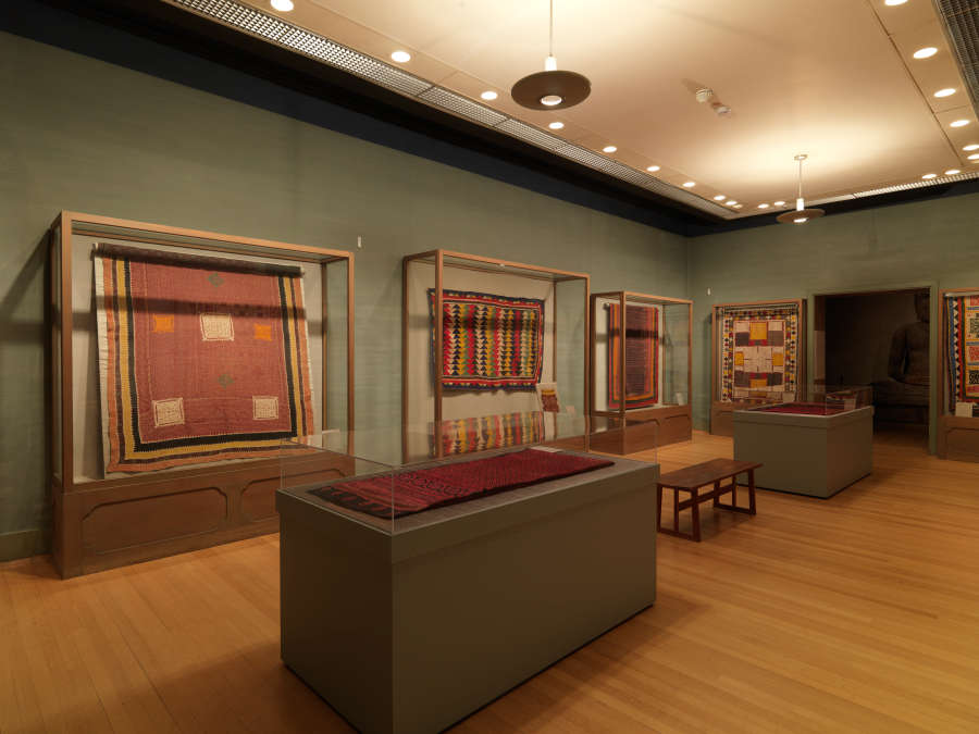 view exhibition image