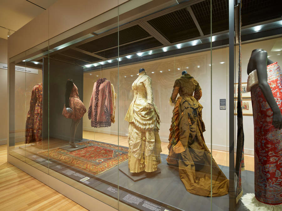 view exhibition image