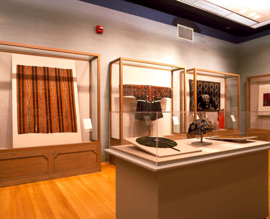 view exhibition image