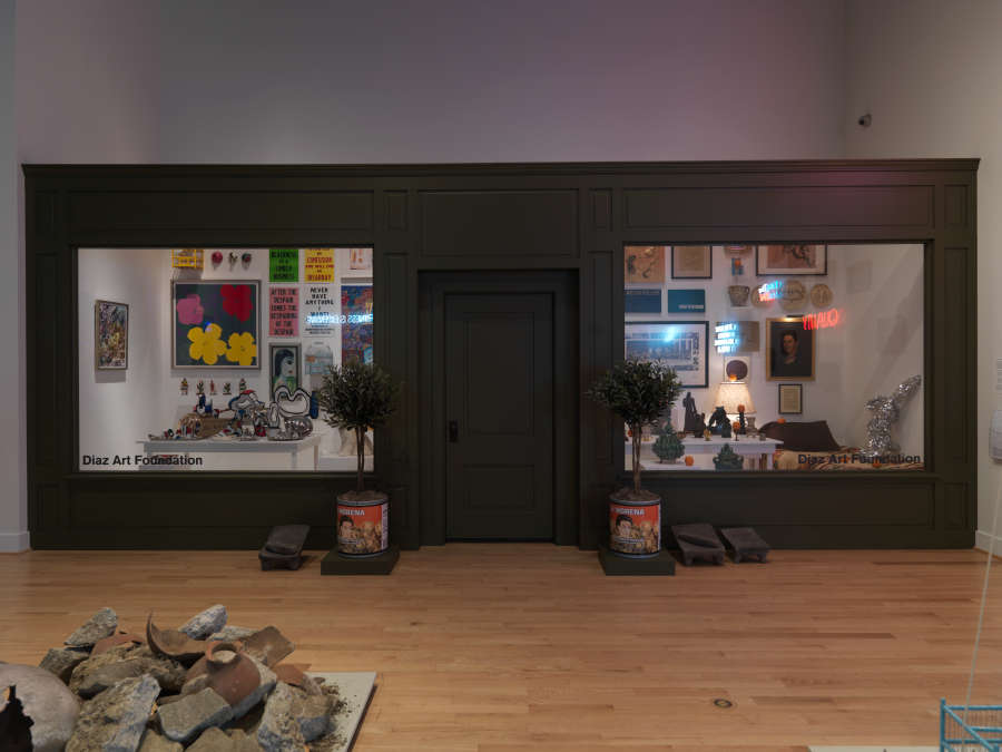 view exhibition image