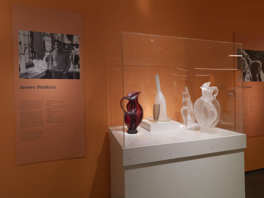 view exhibition image