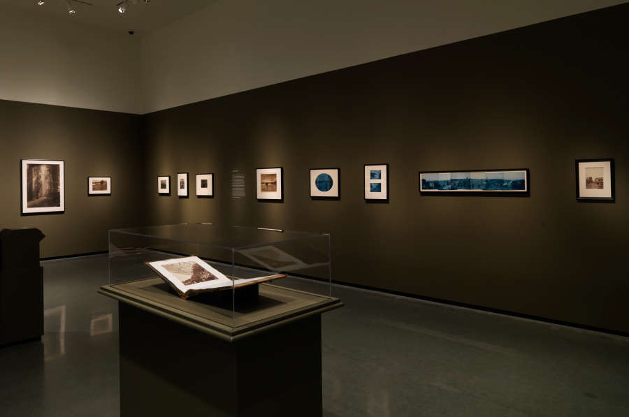 view exhibition image
