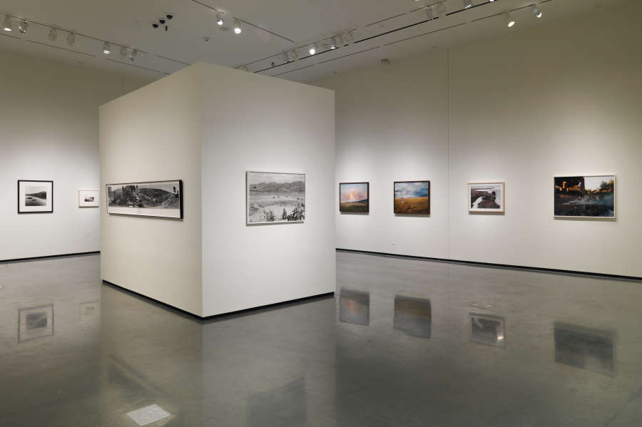 view exhibition image