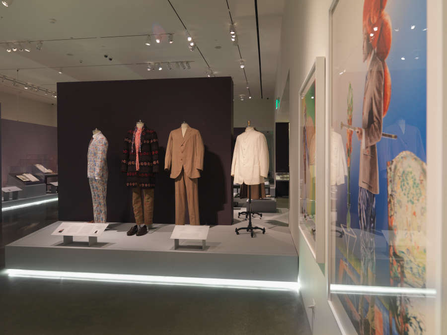 view exhibition image