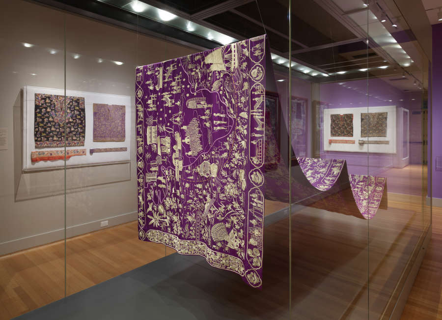 view exhibition image