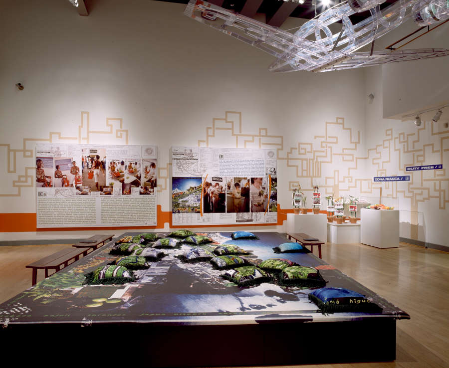 view exhibition image