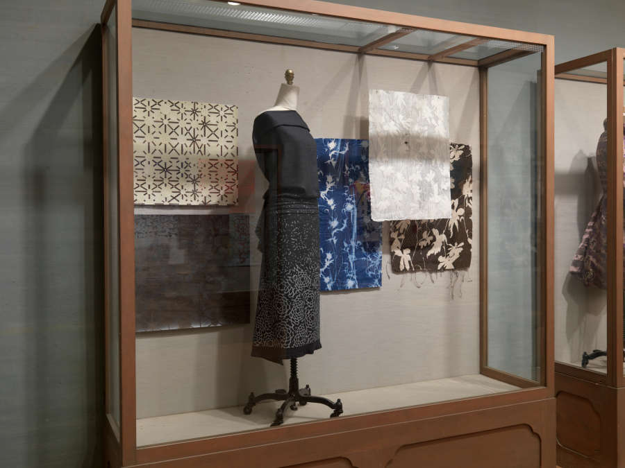 view exhibition image