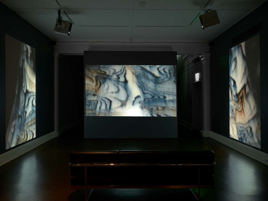 view exhibition image