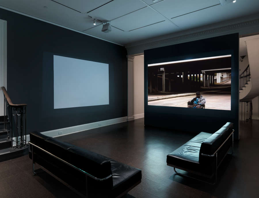 view exhibition image