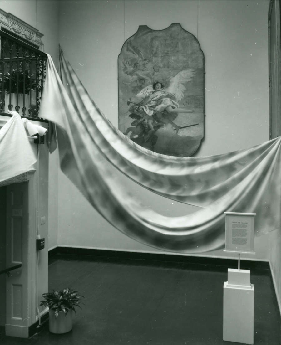 view exhibition image