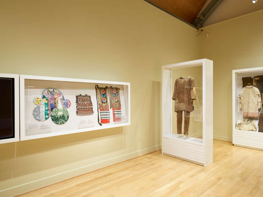 view exhibition image