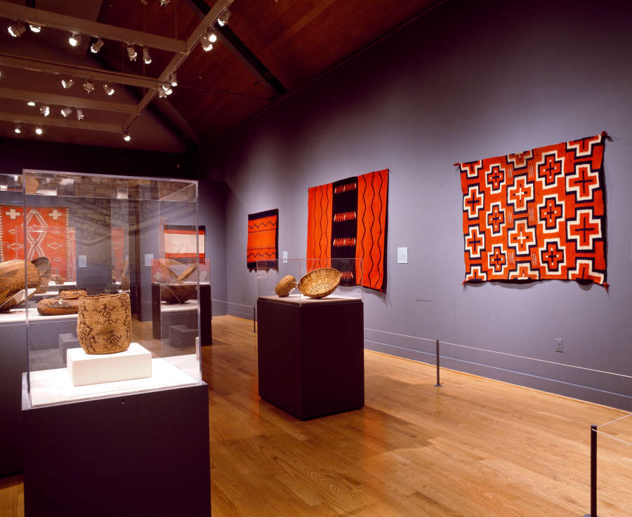 view exhibition image