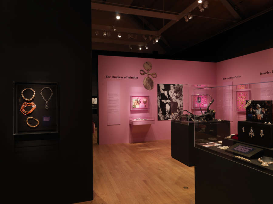 view exhibition image