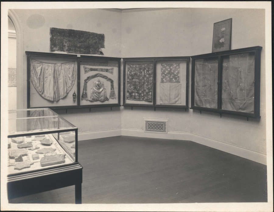view exhibition image