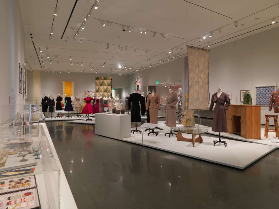 view exhibition image