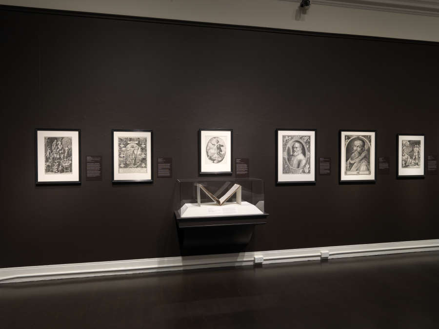 view exhibition image
