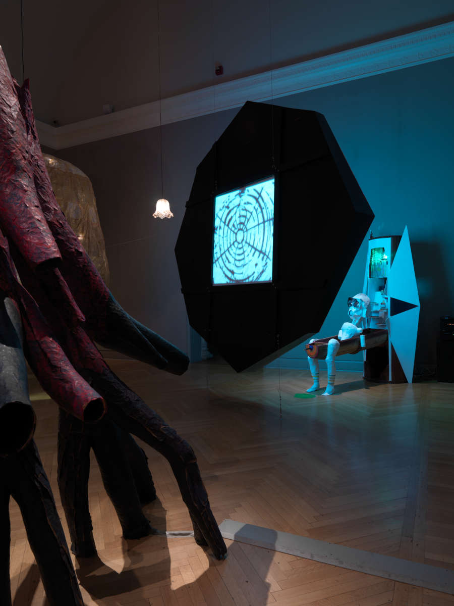 view exhibition image