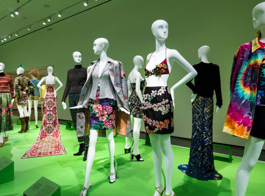 view exhibition image