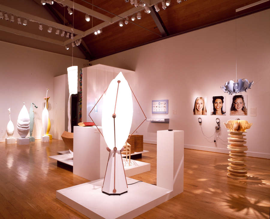 view exhibition image