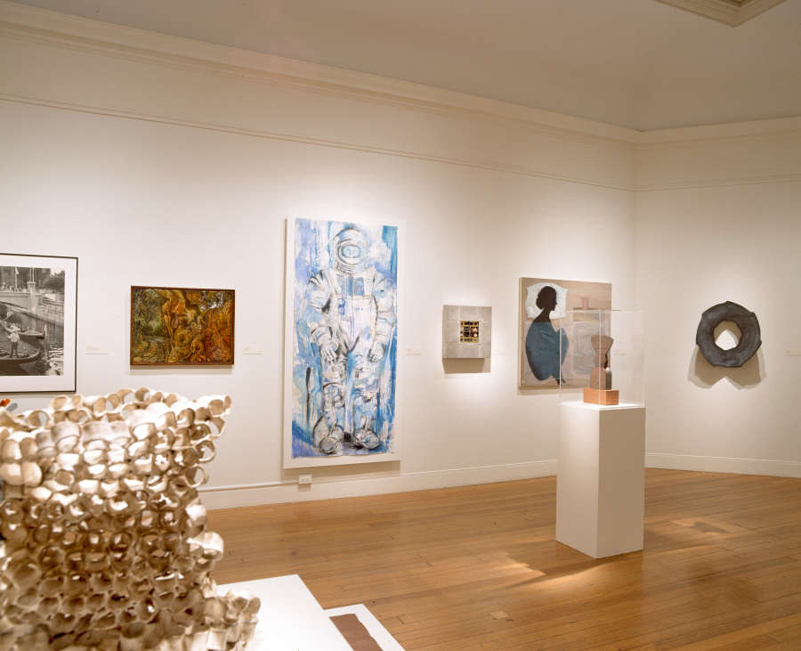 view exhibition image