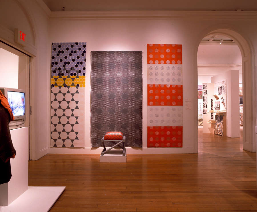 view exhibition image