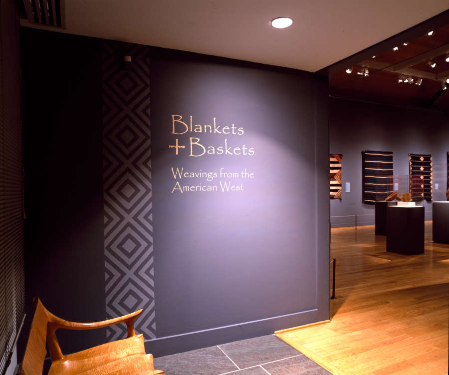 view exhibition image