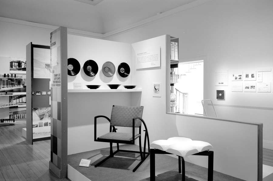 view exhibition image