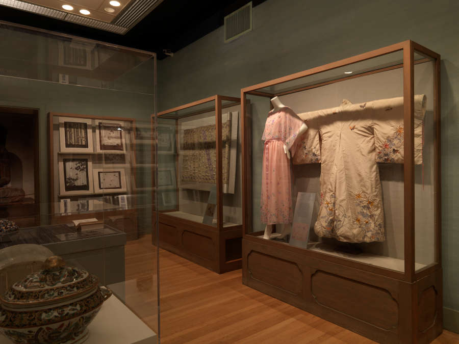 view exhibition image