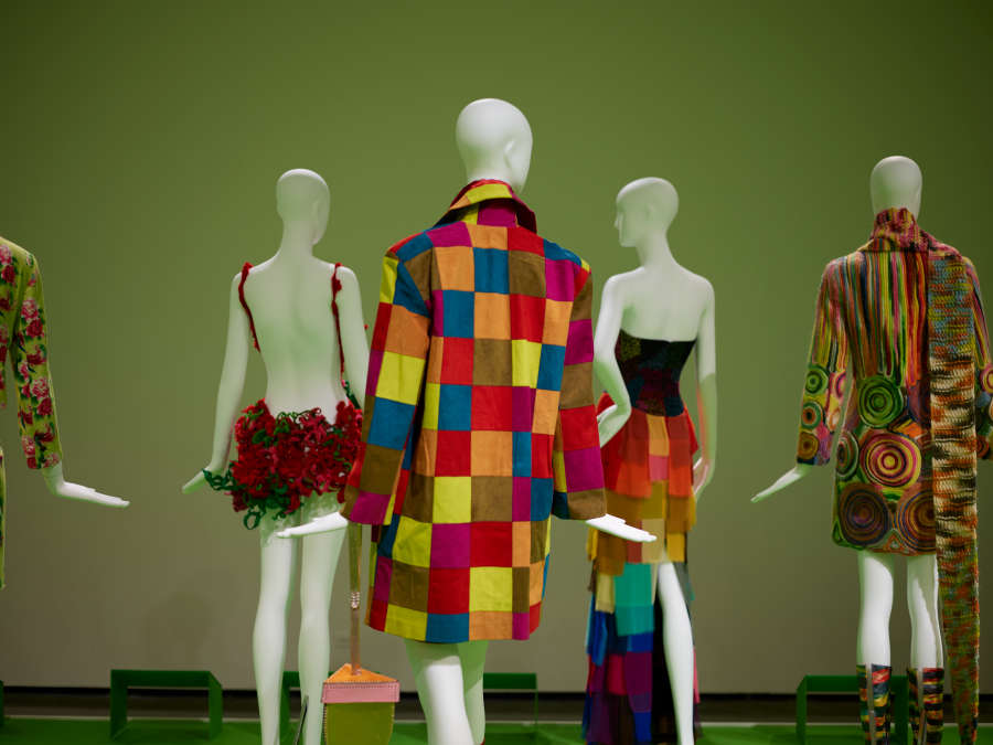 view exhibition image